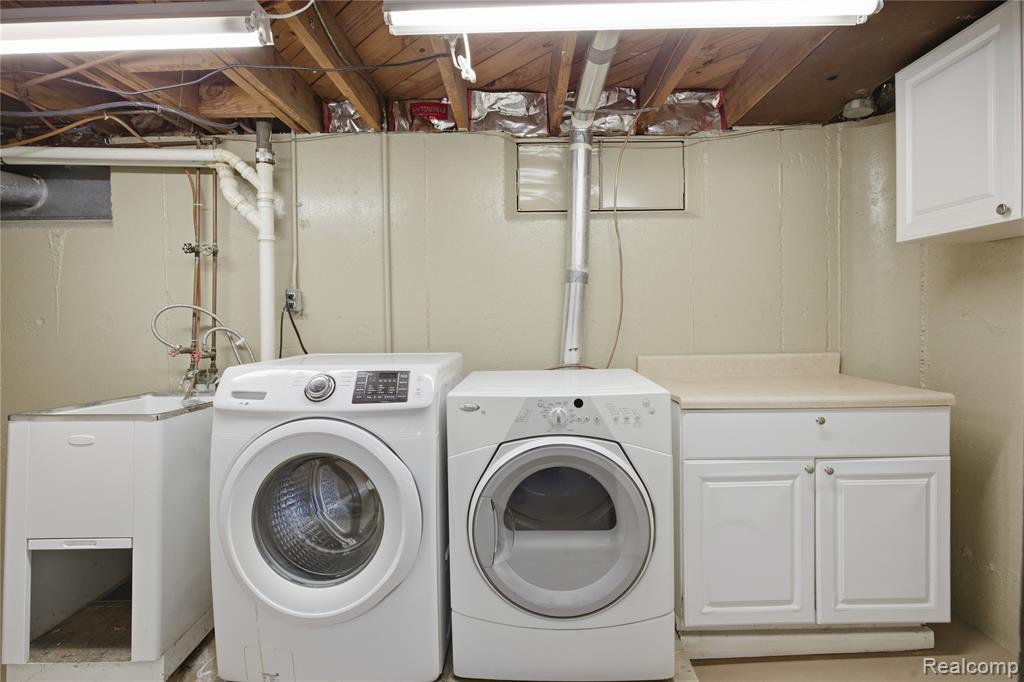 10404 Hart Avenue, Huntington Woods, MI — Photo 41