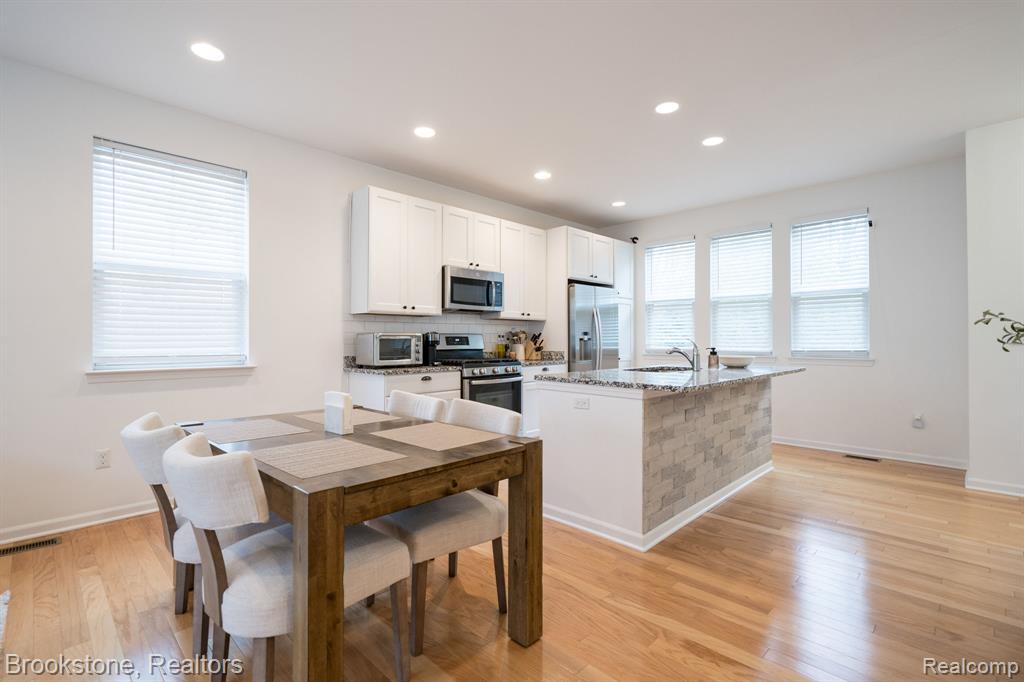 512 Midland Boulevard, Royal Oak, MI 48073 — Photo 10