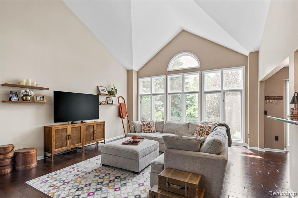 4096 Villager Dr Drive, Lake Orion, MI — Photo 9