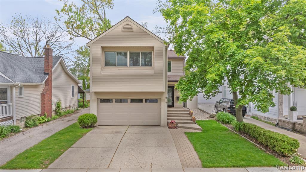 917 HUMPHREY Avenue, Birmingham, MI 48009 — Photo 2