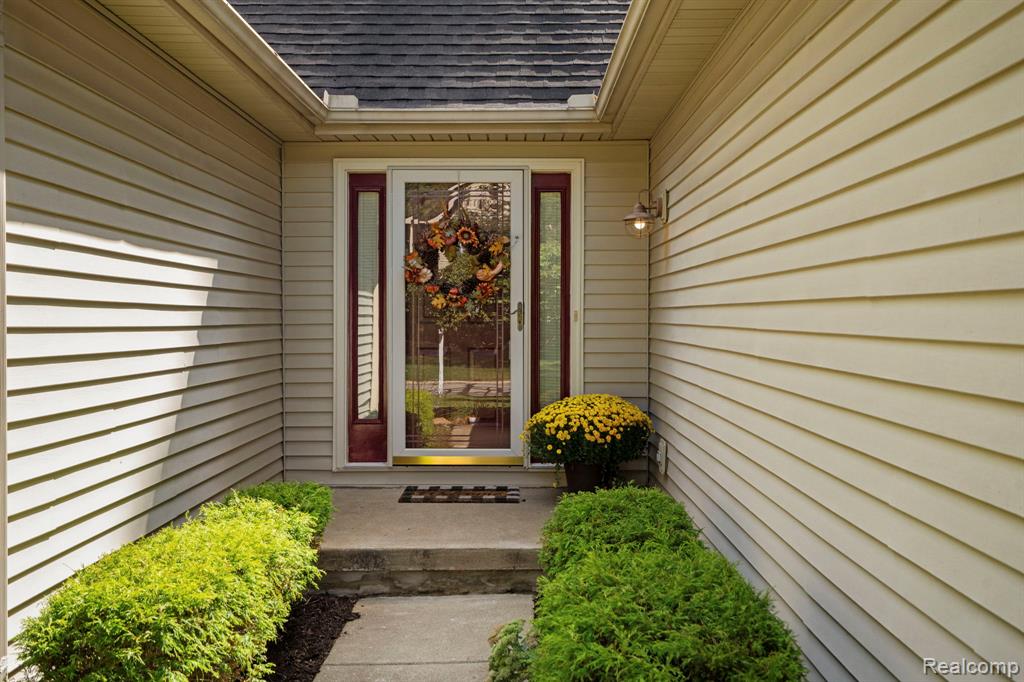 9438 Appleview Court, Brighton, MI 48116 — Photo 3