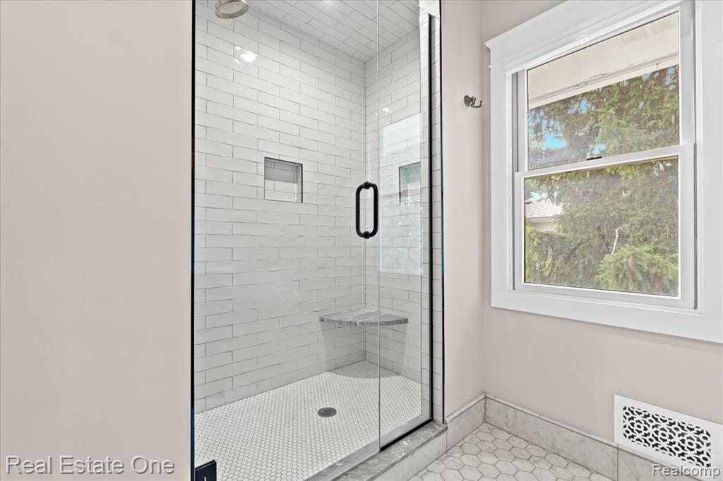 22 Elm Park Boulevard, Pleasant Ridge, MI — Photo 25