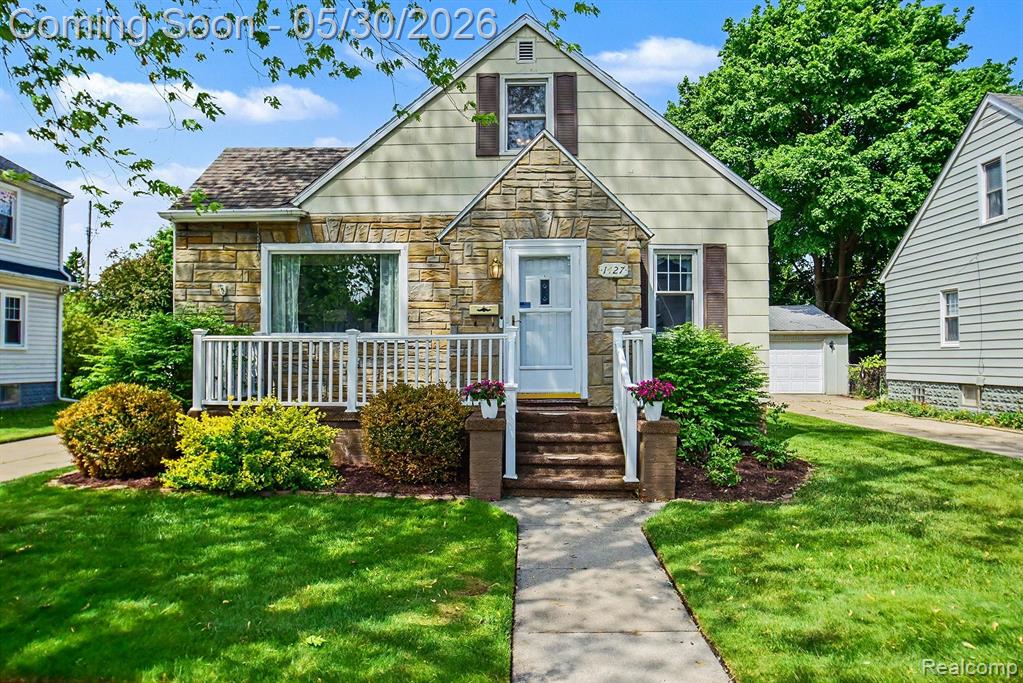 1427 21st Street, Port Huron, MI 48060 — front exterior