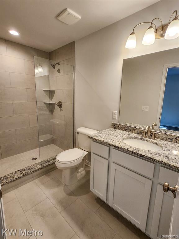 205 Whispering Pines Drive, 11, Fenton, MI 48430 — Photo 9