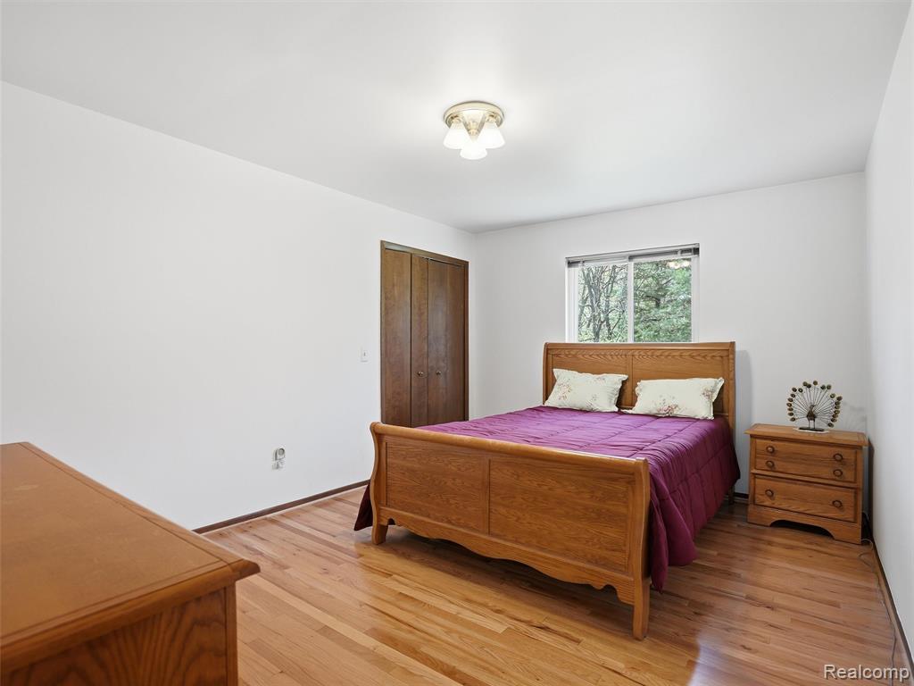5800 Naneva Court, West Bloomfield, MI — Photo 29