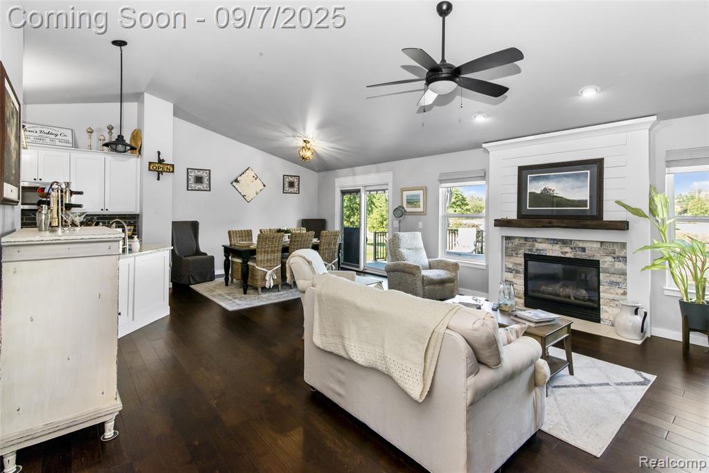 47240 Bayview Court, Canton, MI 48188 — Photo 10