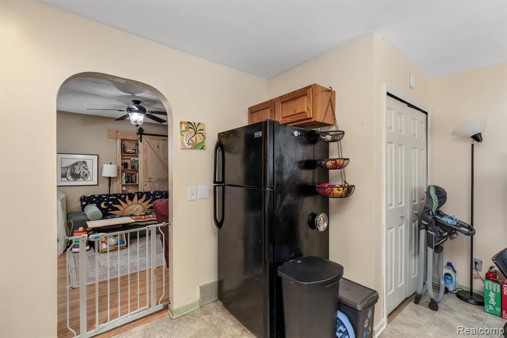 6092 Northrup Drive, Waterford, MI 48329 — Photo 7