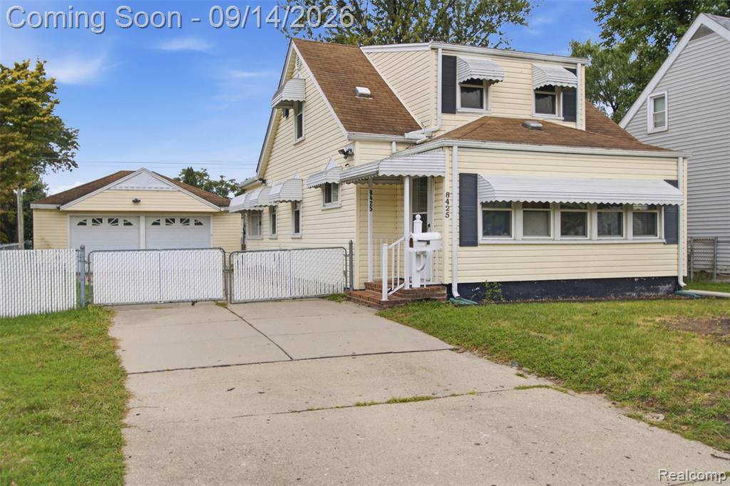 8425 Fenton Street, Dearborn Heights, MI 48127