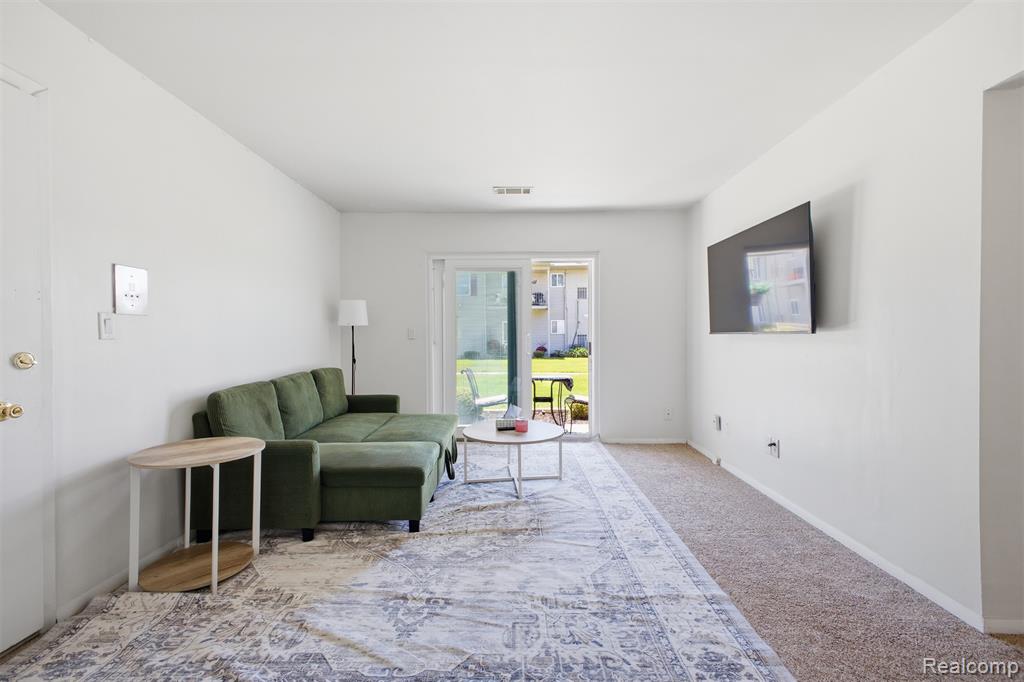 9921 Allen Pointe Drive, 4, Allen Park, MI 48101 — Photo 3
