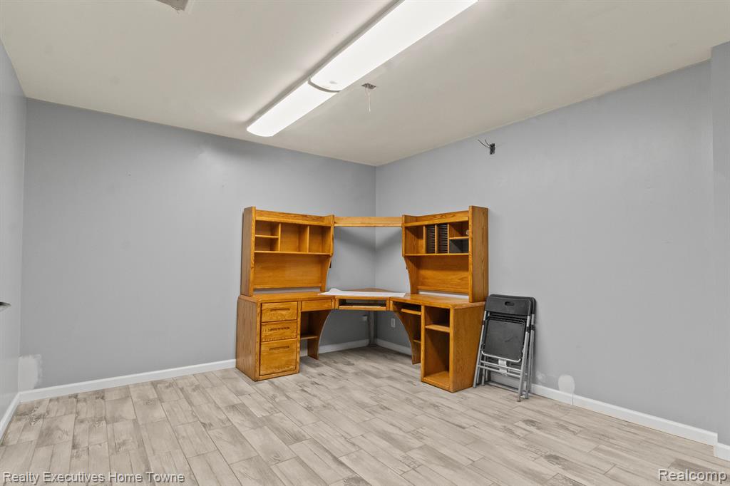 840 WHITNEY Drive, Lapeer, MI 48446 — Photo 11