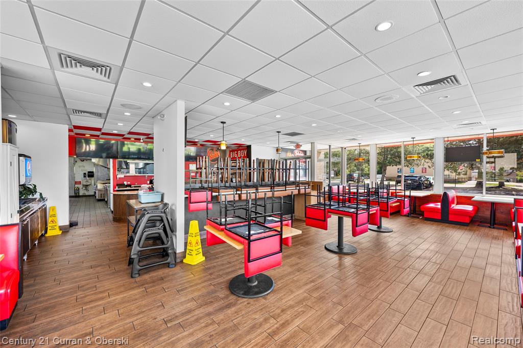 32704 Grand River Avenue, Farmington, MI, 48336