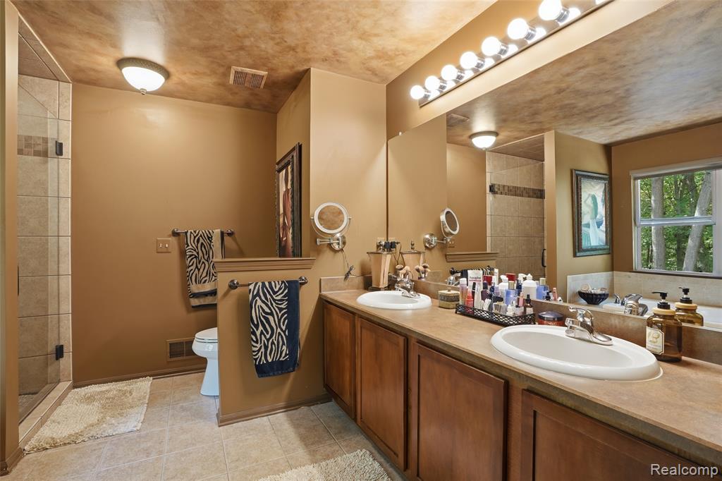 2790 Pine Bluffs Ct., Highland, MI — Photo 18
