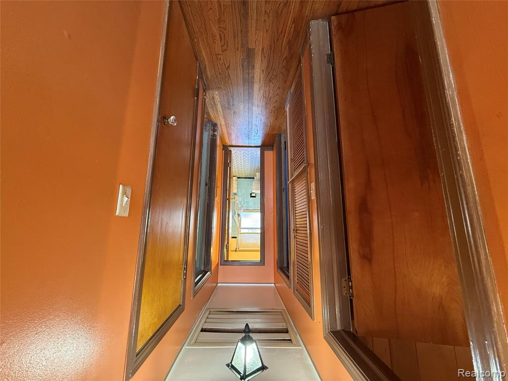 19009 Woodland Street, Harper Woods, MI 48225 — Photo 8