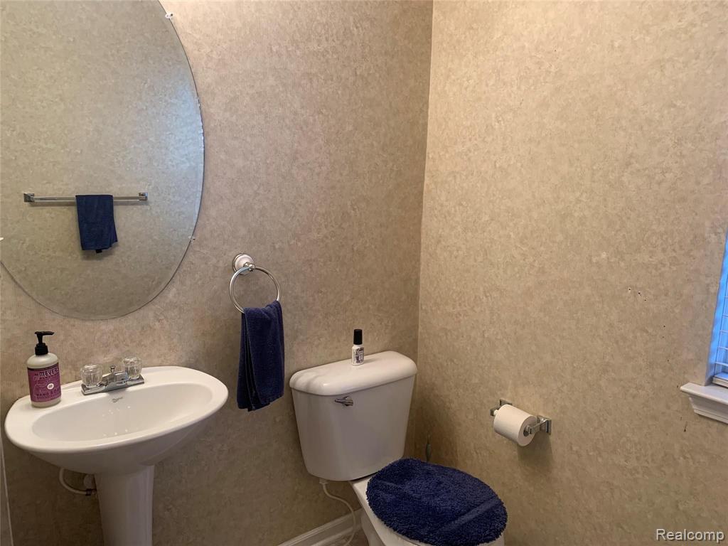 3943 BRUTON Avenue, Canton, MI 48188 — Photo 13