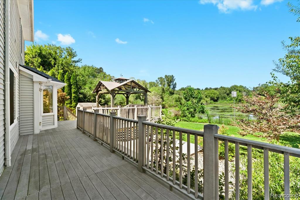 5620 Hatchery Road, Waterford, MI 48329 — Photo 17