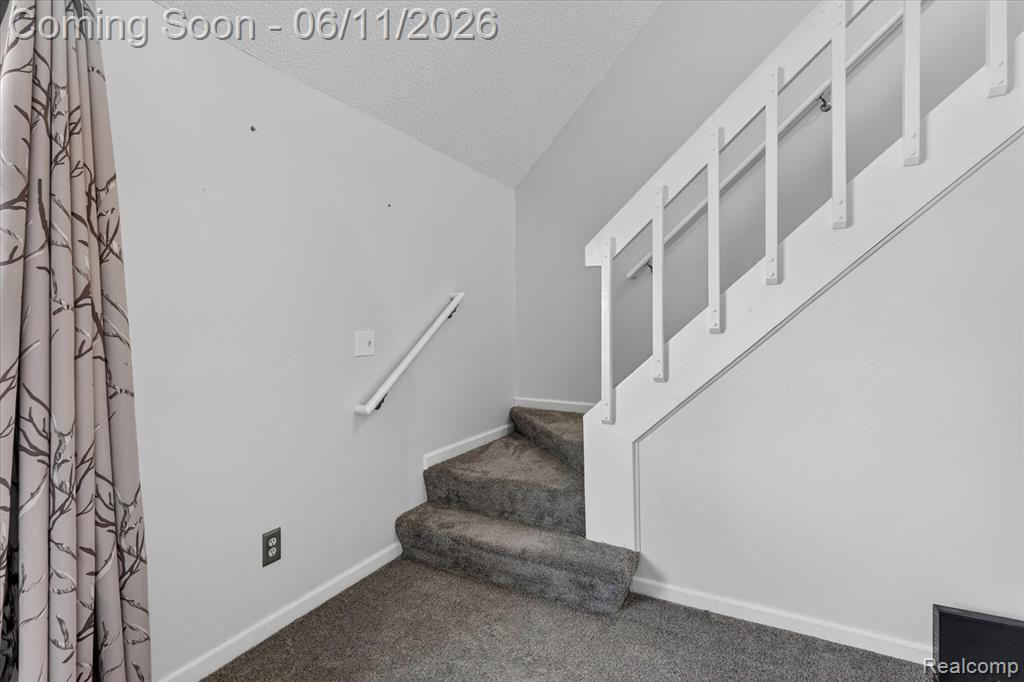 5464 E Maple Avenue, Grand Blanc, MI 48439 — Photo 9