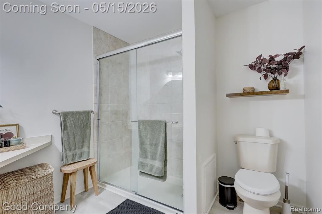 2370 Lansbury Drive, Waterford, MI 48329 — Photo 43