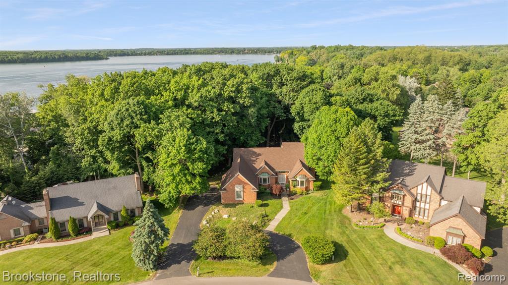4237 WOODLANDS Lane, Orchard Lake Village, MI 48323 — Photo 49