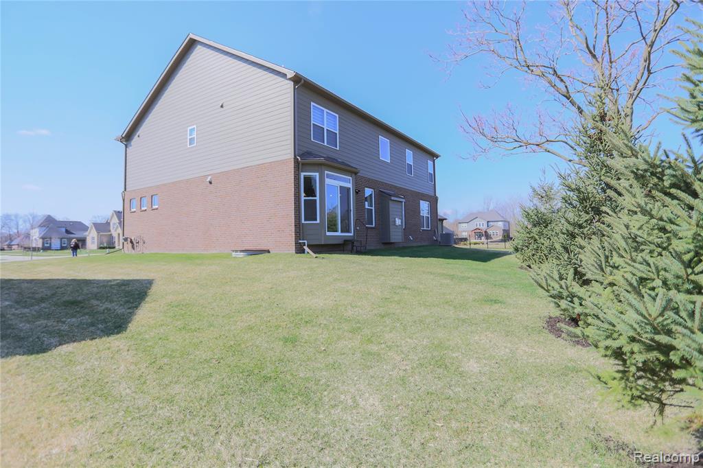 13101 Valencia Drive, Utica, MI 48315 — Photo 7