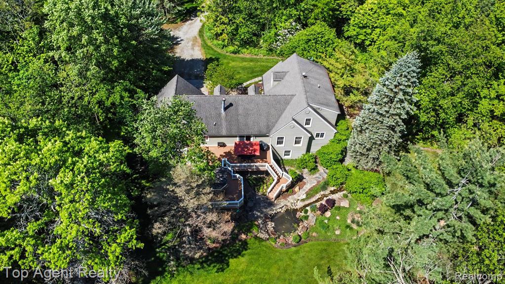 2411 Farmbrook Trail, Oxford, MI 48370 — Photo 39