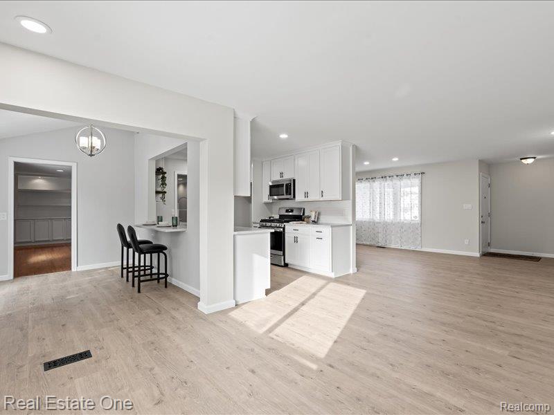 6407 Buxton Court, West Bloomfield, MI — Photo 13