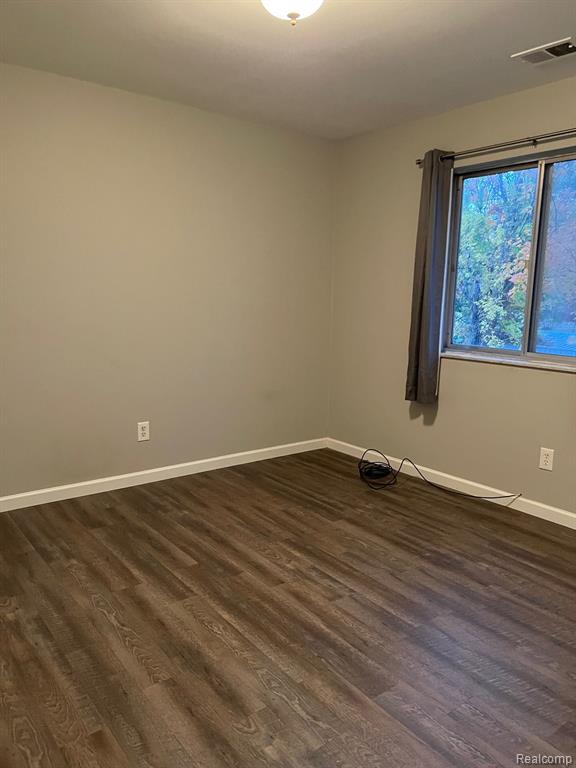 415 RAILROAD Street, Howell, MI 48843 — Photo 24