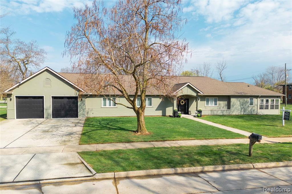 21527 Parke Lane, Grosse Ile, MI 48138 — Photo 39