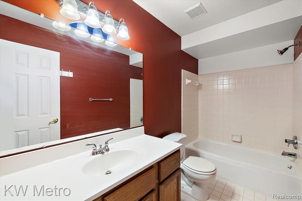 3767 PARKLAWN Drive, Canton, MI 48188 — Photo 41
