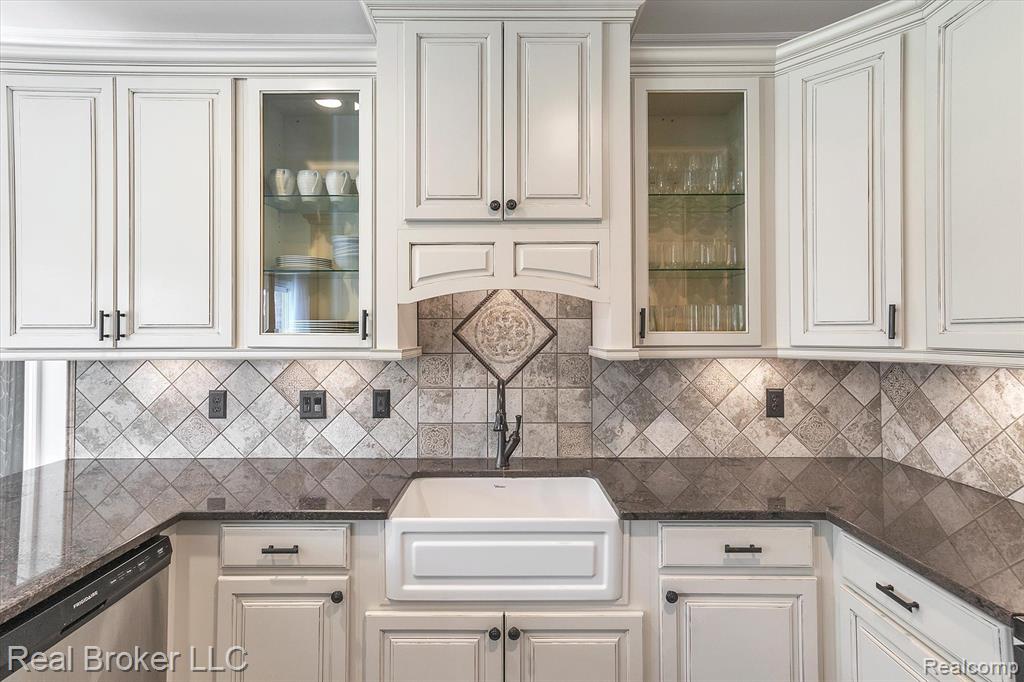 45169 MIDDLEBURY Lane, Canton, MI 48188 — Photo 20