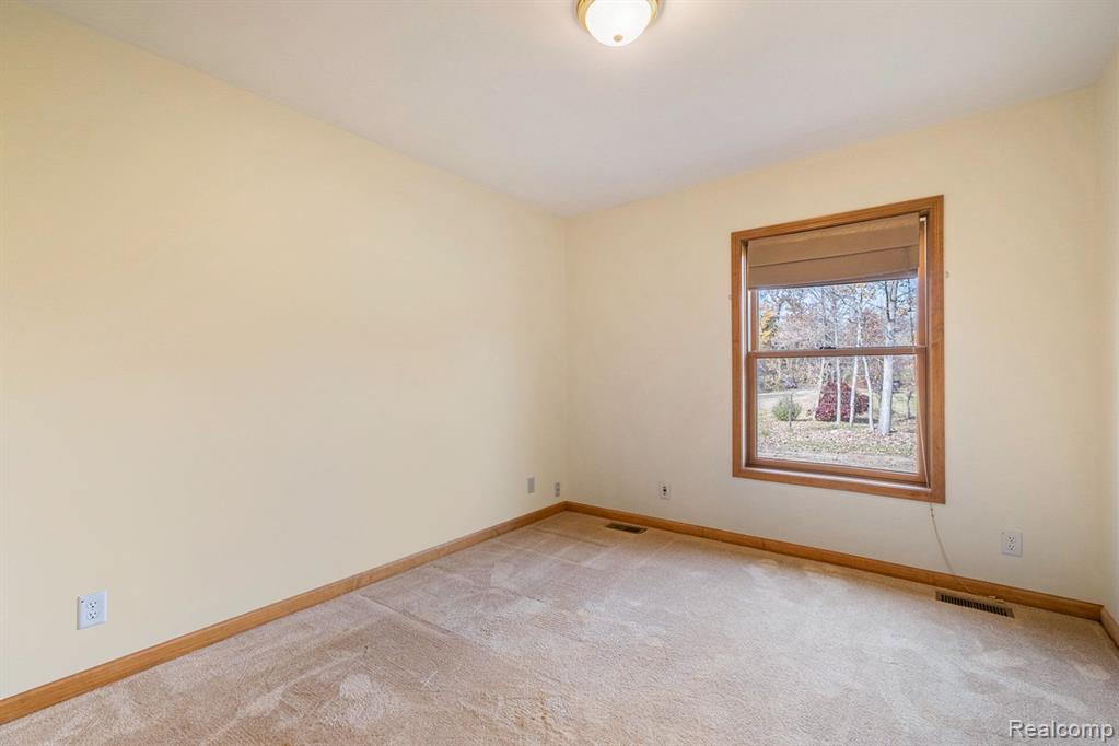 509 Miller Lake Rd, Columbiaville, MI 48421 — Photo 18