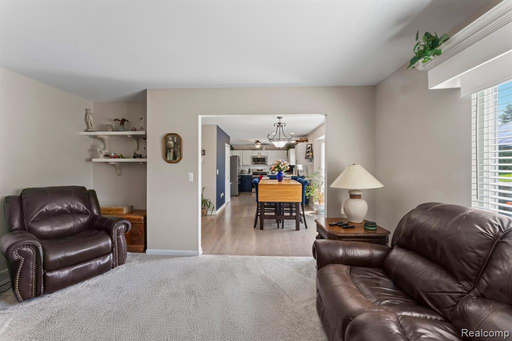 687 SANDPIPER Way, Oxford, MI 48371 — Photo 29