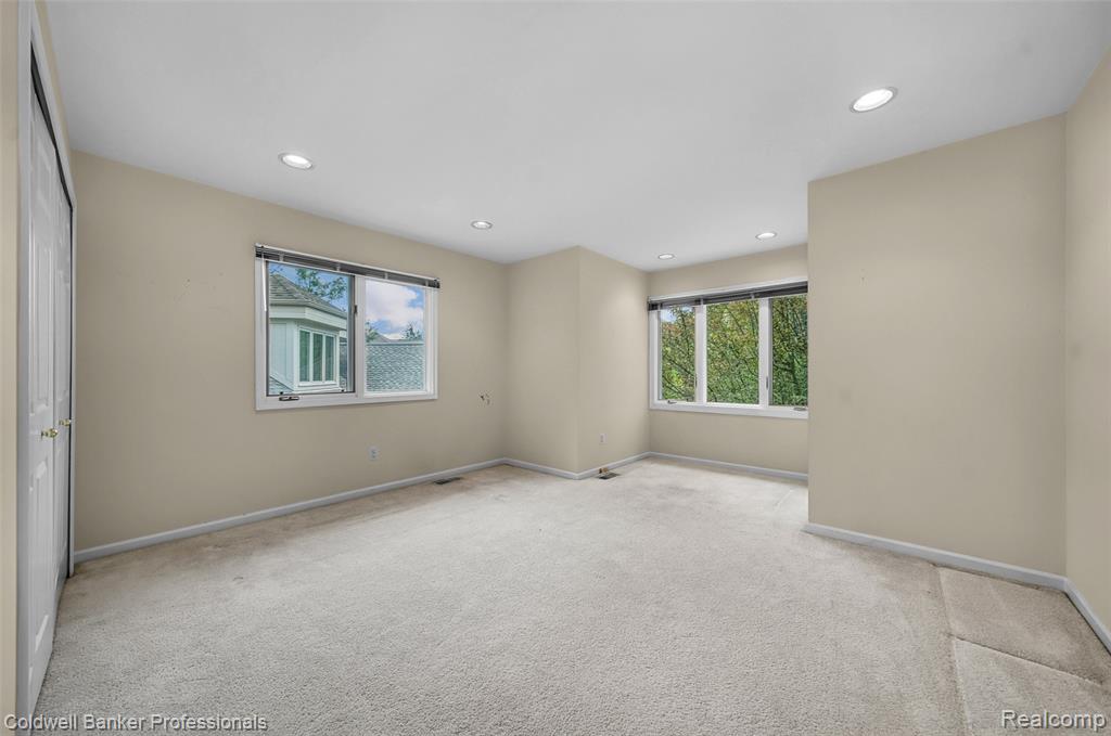 6560 Pleasant Lake Court, 11, West Bloomfield, MI — Photo 39