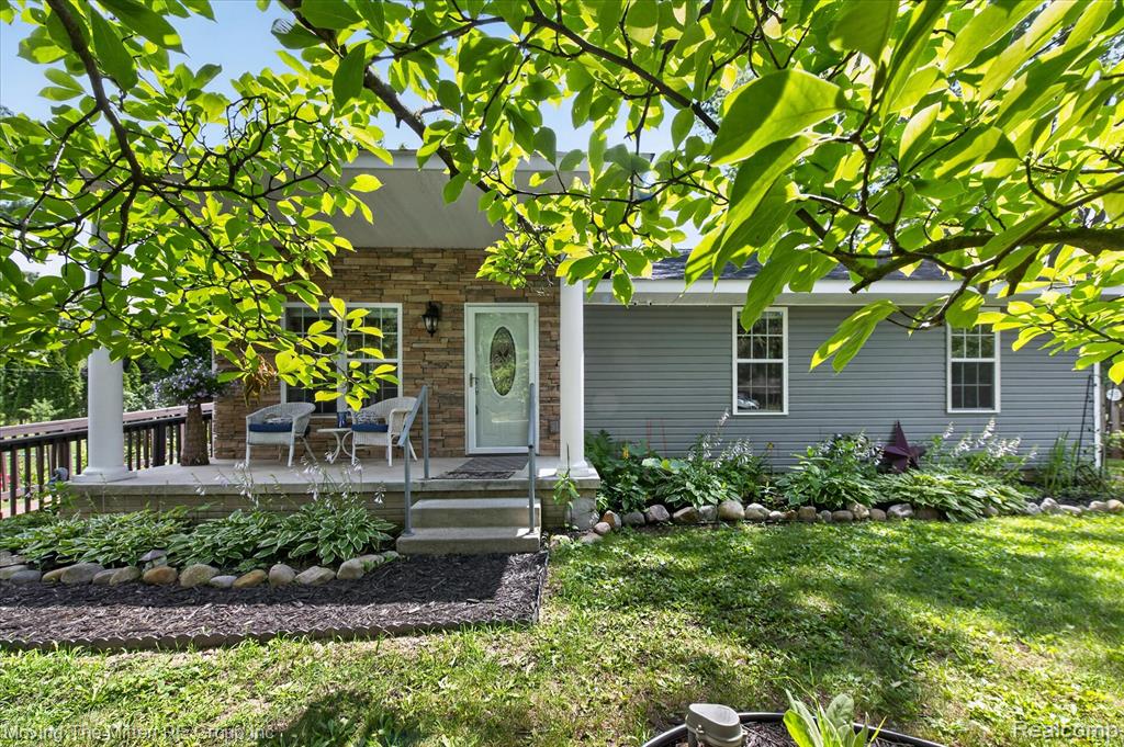 744 S Park Street, Highland, MI 48356 — Photo 2