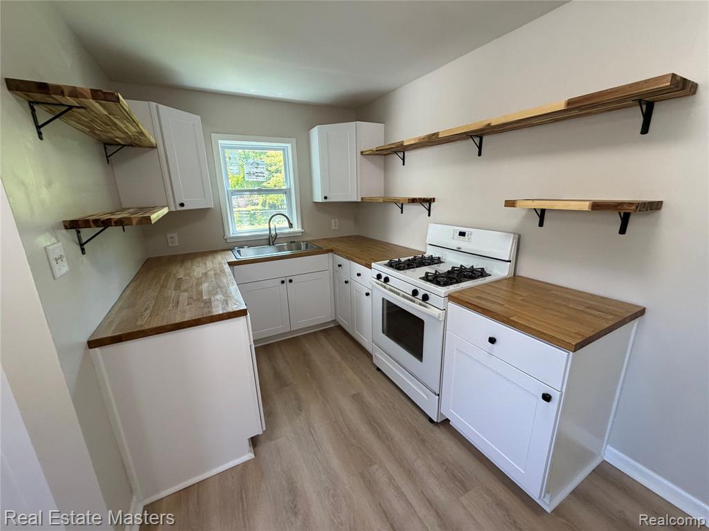 1016 Gillett Street, Port Huron, MI 48060 — Photo 14