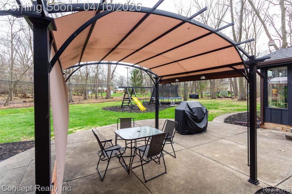 21247 Shurley Drive, Grosse Ile, MI 48138 — Photo 43