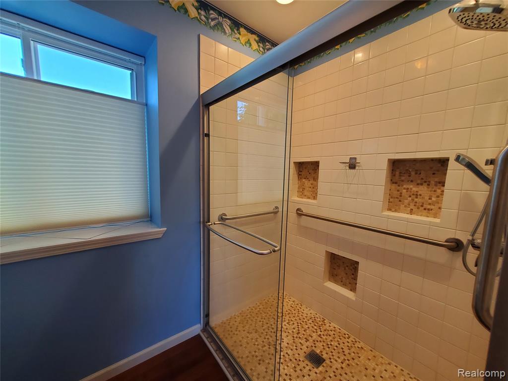 7281 Hawthorne Circle, Goodrich Vlg, MI — Photo 19