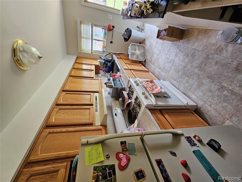 9700 Pine Street, Taylor, MI 48180 — Photo 19