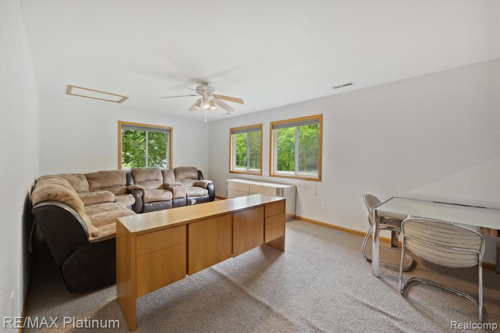 11520 WEIMAN Drive, Pinckney, MI 48169 — Photo 17