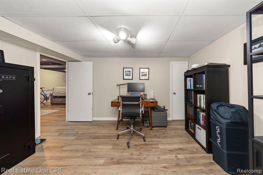2957 ROUNDTREE Drive, Troy, MI 48083 — Photo 27