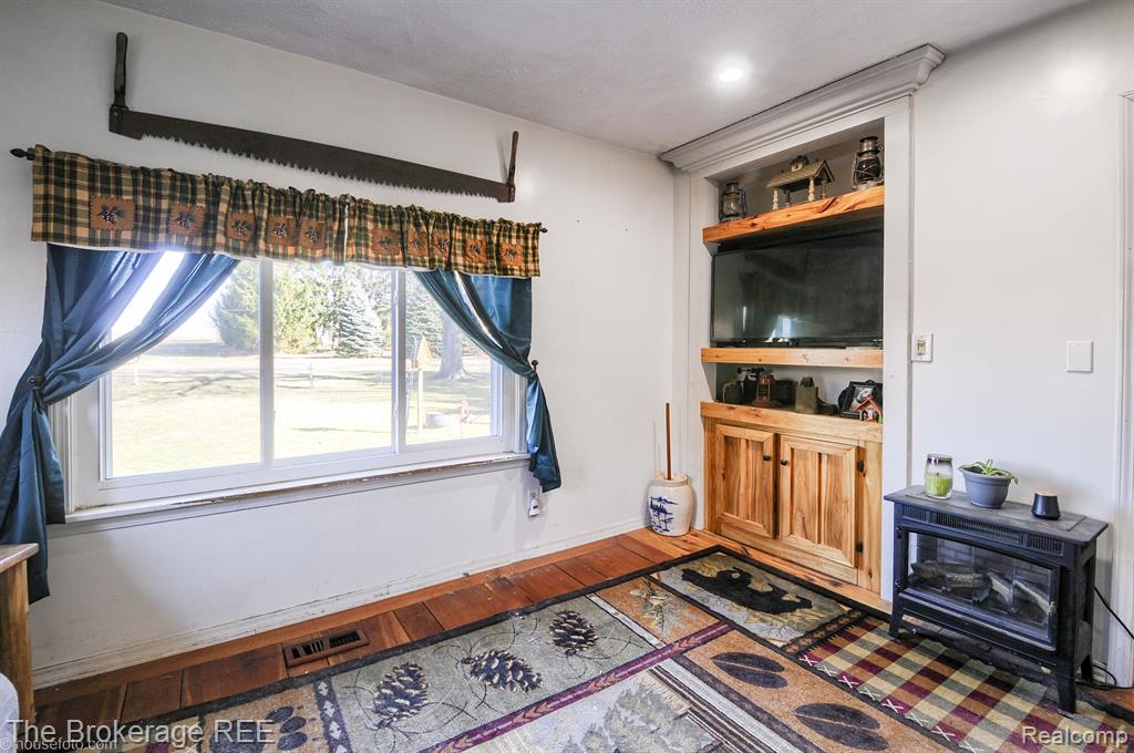 5079 JEFFERSON Road, North Branch, MI 48461 — Photo 7
