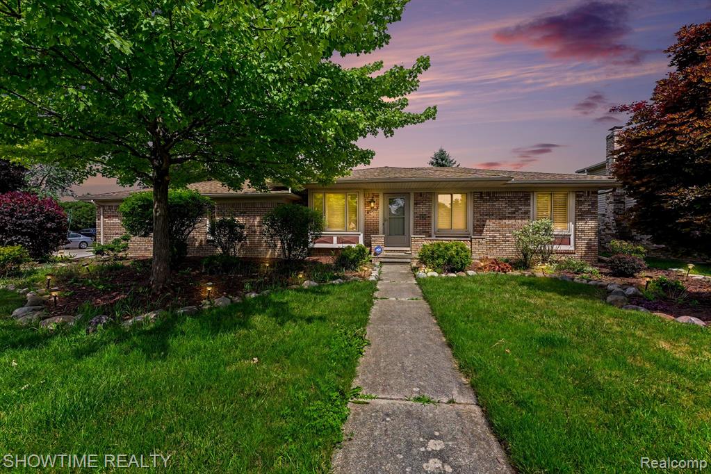 40298 Sandy Drive, Clinton Twp, MI 48038 — Photo 2