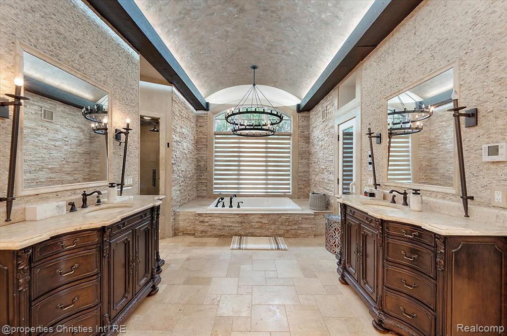 3701 Northwood, West Bloomfield, MI, 48324