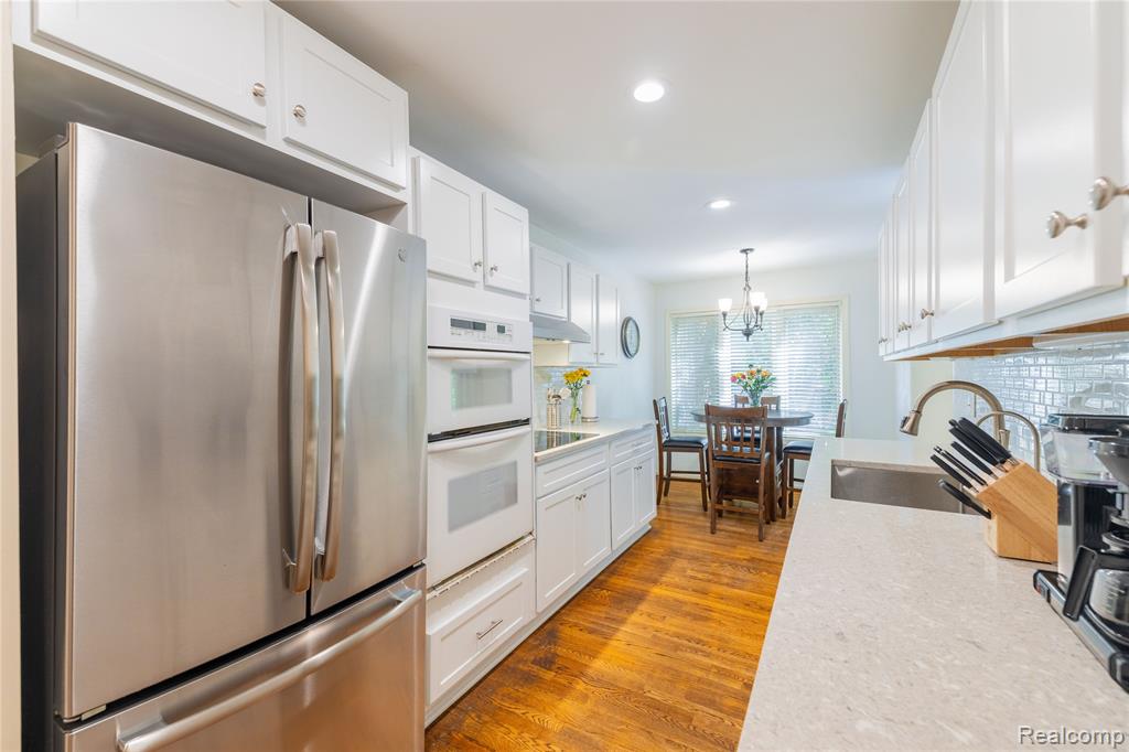 9422 Hawthorne Glen Drive, Grosse Ile, MI 48138 — Photo 17
