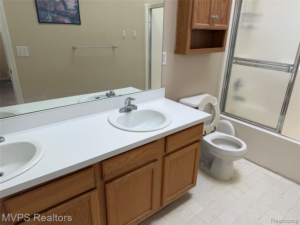 840 Andover Woods Drive, Fenton, MI 48430 — Photo 12
