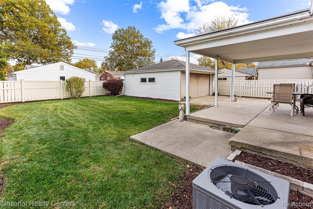 6104 Ardmore Park Circle, Dearborn Heights, MI 48127 — Photo 35
