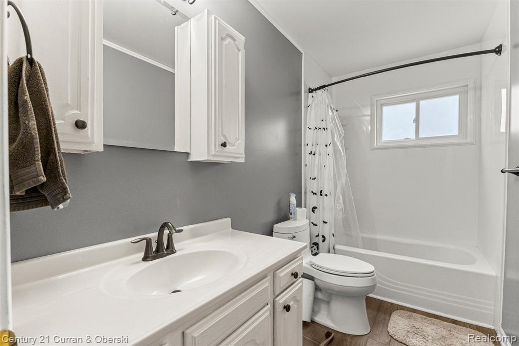 27423 Groveland Street, Madison Heights, MI 48071 — Photo 24