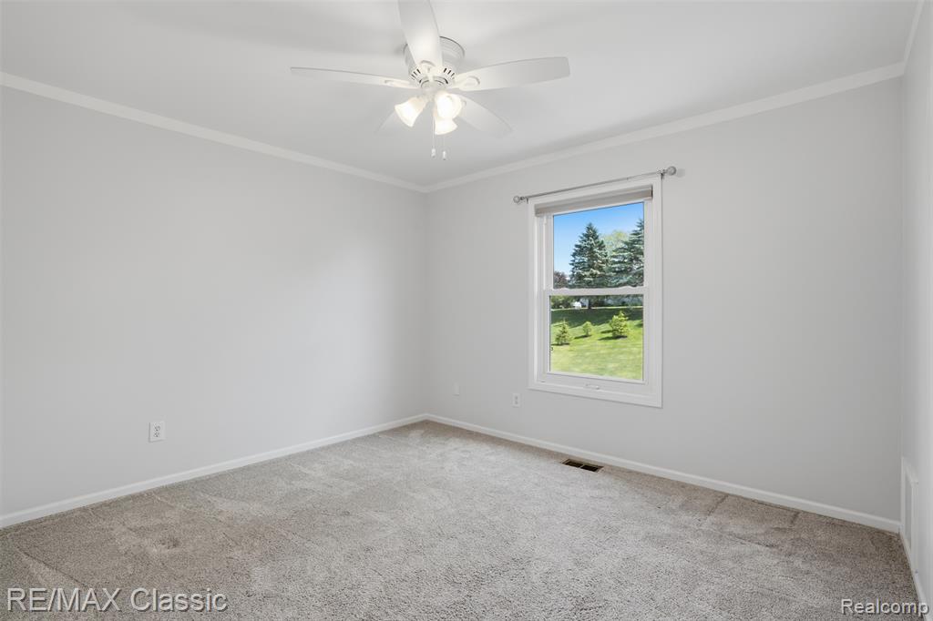 5500 Irene Boulevard, White Lake, MI 48383 — Photo 33