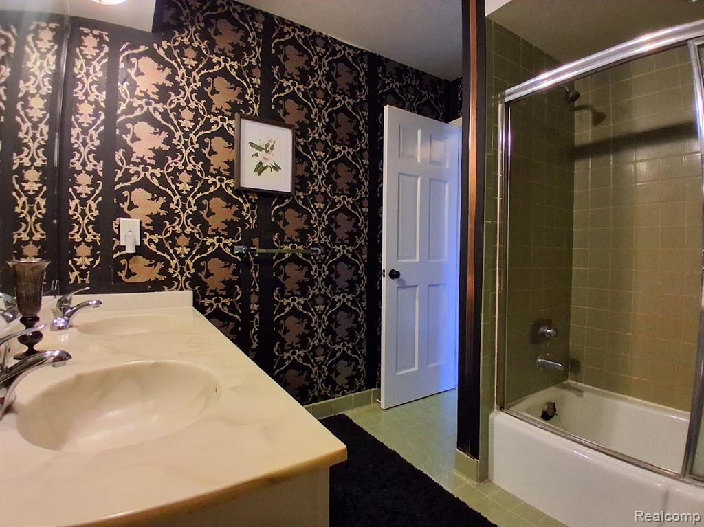 8504 Pepper Ridge Drive, Grand Blanc, MI 48439 — Photo 26