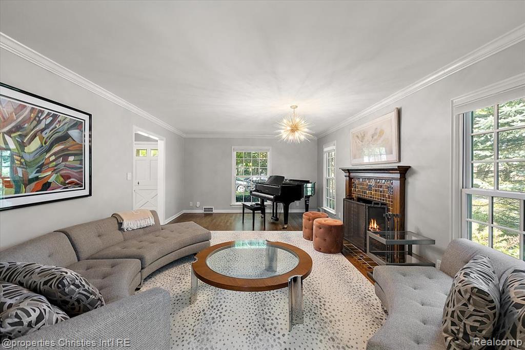 3535 Wooddale Court, Bloomfield, MI 48301 — Photo 9