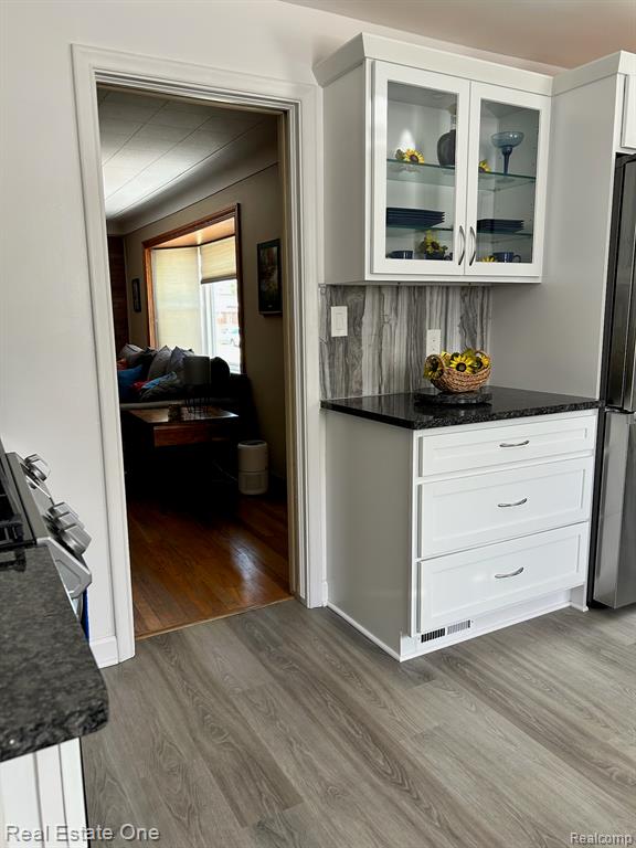 2075 Deering Street, Garden City, MI — Photo 6